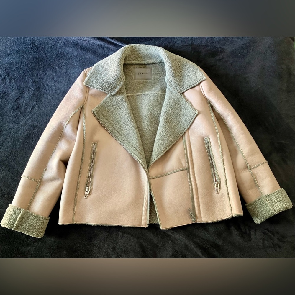 [BLANKNYC] zip up jacket with two zippered pockets and faux fur lining